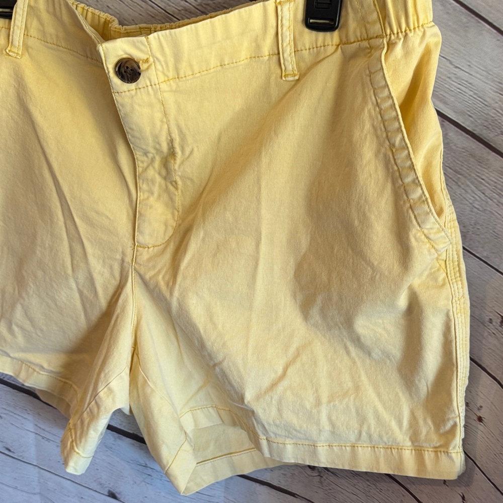 Women’s Old Navy OG Chino Yellow Wash Casual Shorts - Picture 6 of 9